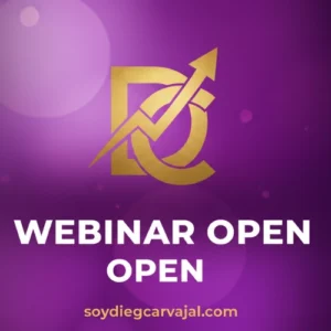 Banner púrpura con logo dorado y flecha ascendente para webinar abierto de Coach En Colombia